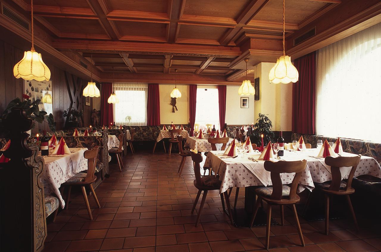 Gasthaus Zum Weissen Kreuz Lazfons Exteriör bild