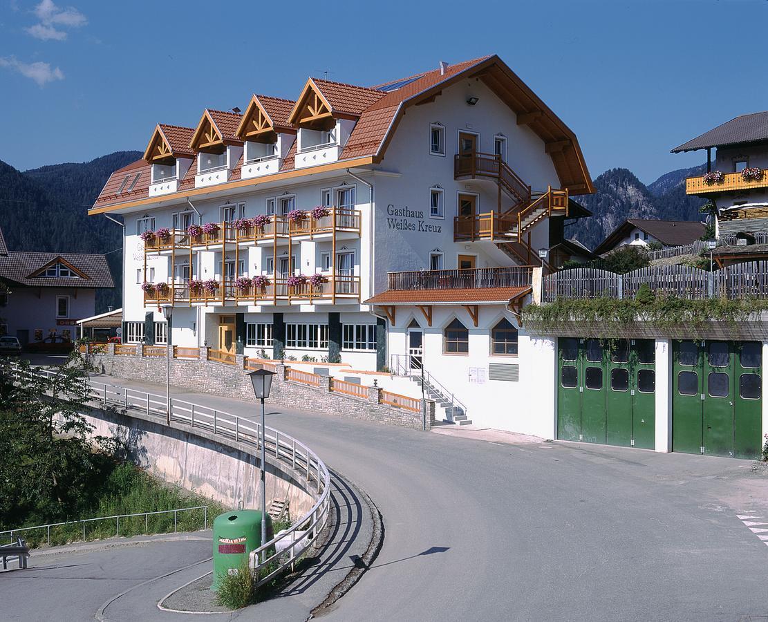 Gasthaus Zum Weissen Kreuz Lazfons Exteriör bild