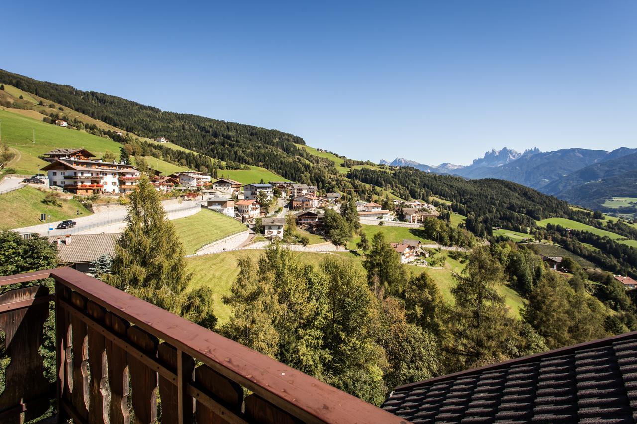 Gasthaus Zum Weissen Kreuz Lazfons Exteriör bild