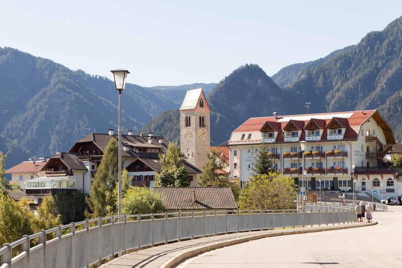 Gasthaus Zum Weissen Kreuz Lazfons Exteriör bild
