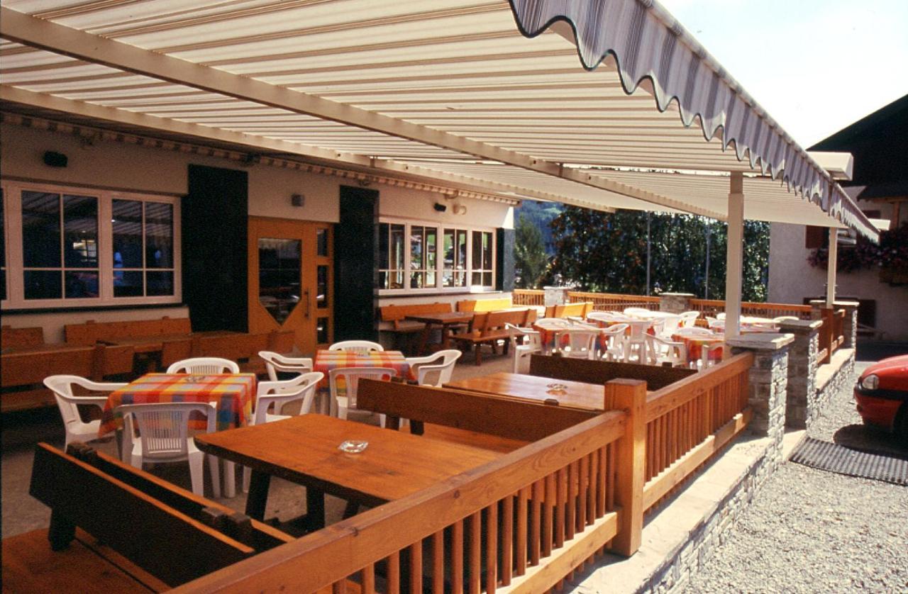Gasthaus Zum Weissen Kreuz Lazfons Exteriör bild